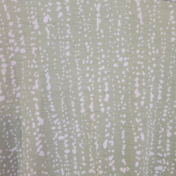Koolaburra by UGG Green and White Rayon 3/4 Sleeve Top Small - Picture 6 of 12